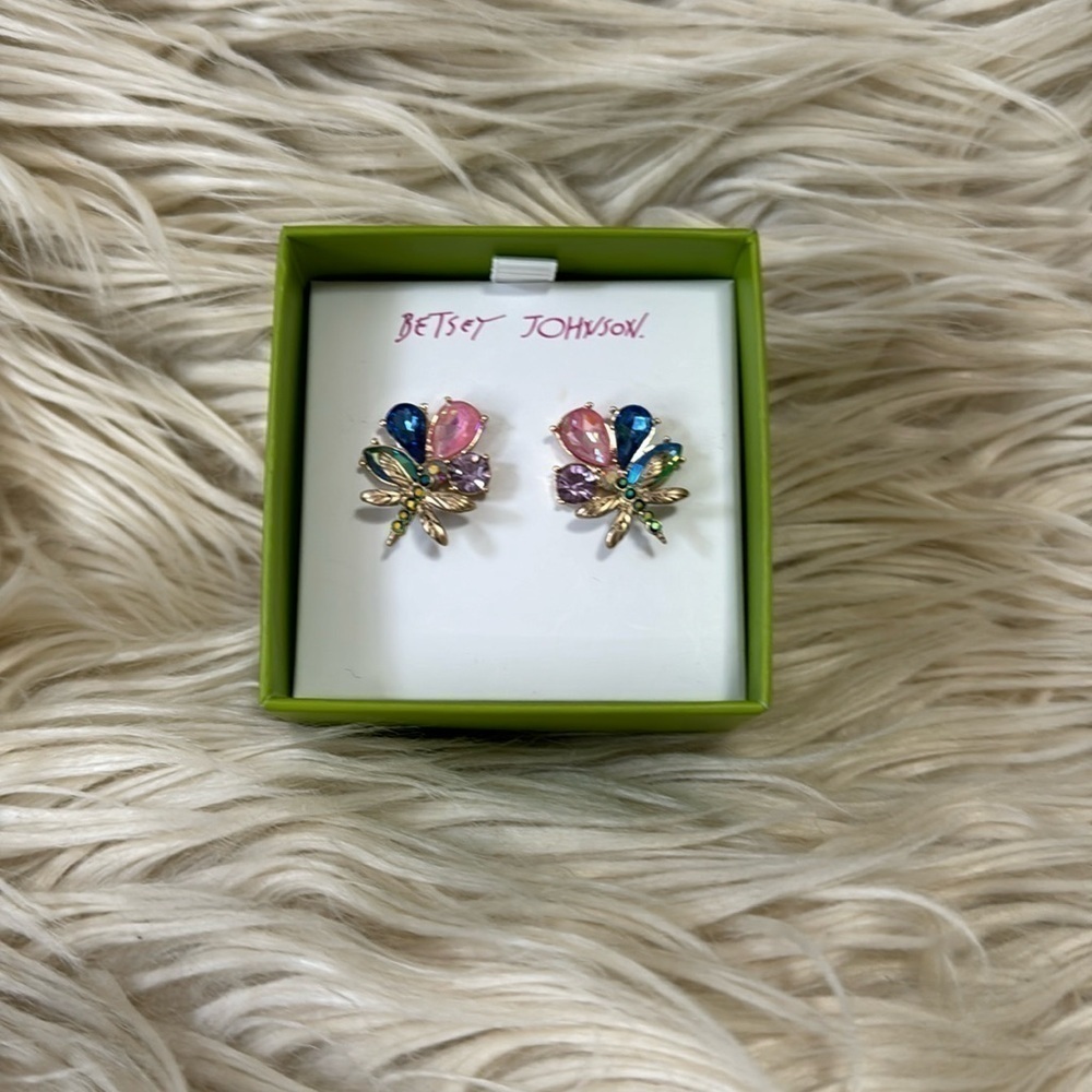 New in box Betsey Johnson dragonfly earrings - Picture 1 of 2